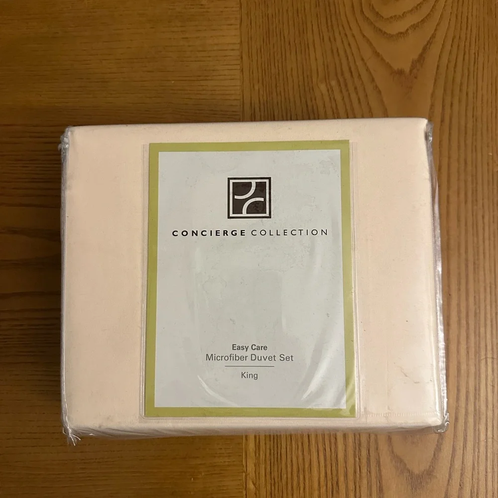 NEW Concierge Collection KING Microfiber Duvet Set